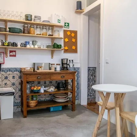 Azulejos Cais Sodre 3*