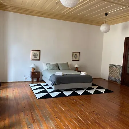Alojamento de Acomodação e Pequeno-almoço Azulejos Cais Sodre 3*