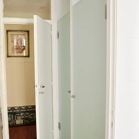 לינה וארוחת בוקר Azulejos Cais Sodre ליסבון