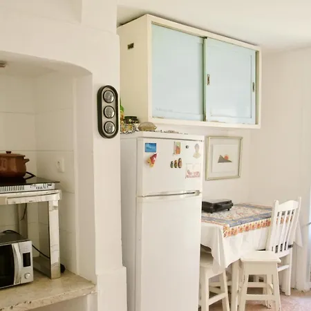 לינה וארוחת בוקר Azulejos Cais Sodre 3*