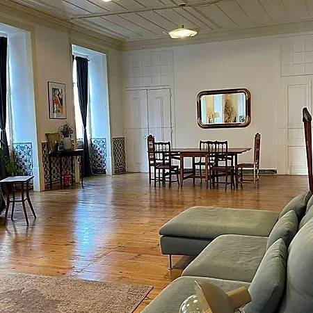 Oda ve Kahvaltı Azulejos Cais Sodre 3*