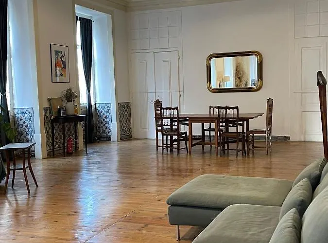 Azulejos Cais Sodre Bed & Breakfast