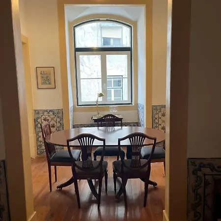 Azulejos Cais Sodre לינה וארוחת בוקר 3*