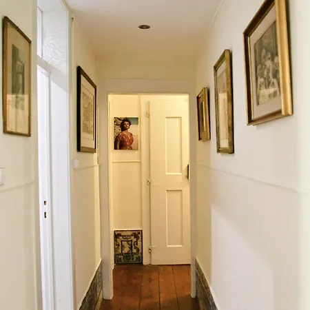 לינה וארוחת בוקר Azulejos Cais Sodre 3*