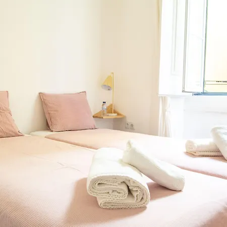 לינה וארוחת בוקר Azulejos Cais Sodre 3*